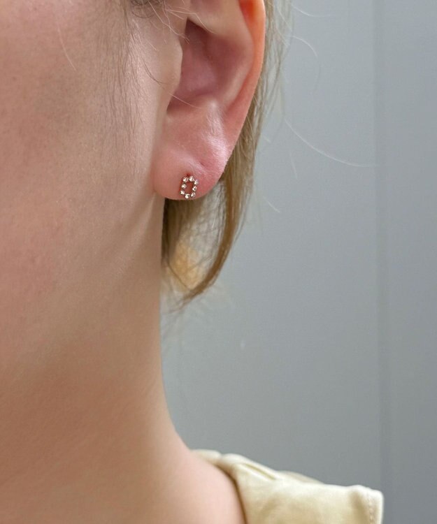 Phoebe 〈金属アレルギー対応〉タイニーレクタングルビジューピアス　小粒/小さい/小さめ/セカンドホール ゴールド