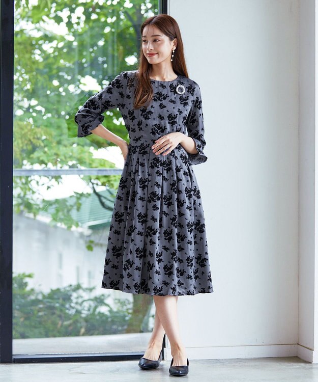 Tiaclasse 【安田美沙子さん着用・洗える】フラワーフロッキーワンピース チャコール