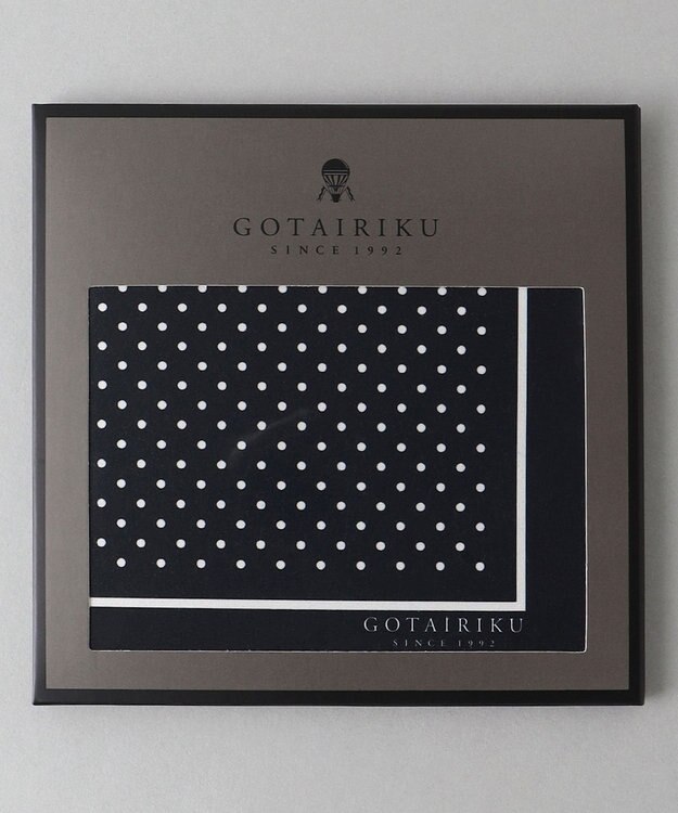 GOTAIRIKU BOX入りでギフトに最適【高機能吸水 / 抗菌防臭加工/シワになりにくい】バンダナハンカチ ブラック×ドット