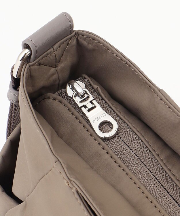 Y'SACCS 【ナイロンタフタ】トラベルショルダー mini ベージュ系その他