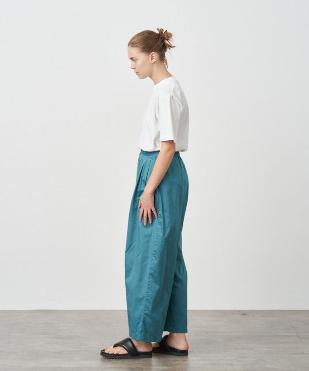 ATON MICRO COTTON SATIN | タックワイドパンツ GREEN