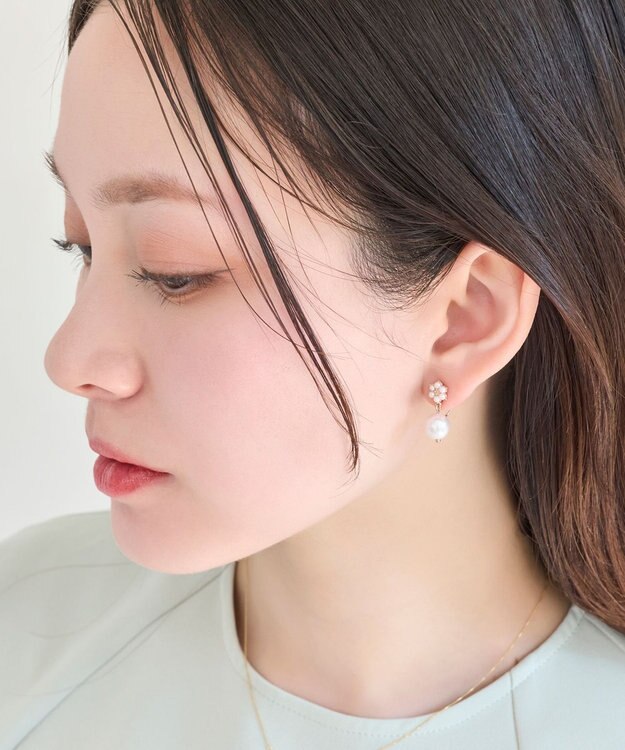 Phoebe 【痛くないシリーズ】フルールパールライトフィットイヤリング　シャンパンゴールド シャンパンゴールド