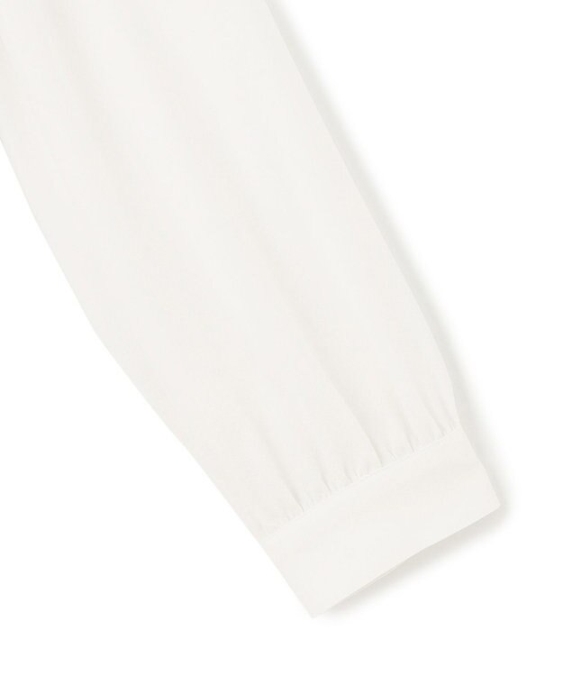 23区 S 【吸水速乾/UVケア/防シワ性】バックサテンアムンゼン パール釦 タック ブラウス ホワイト系