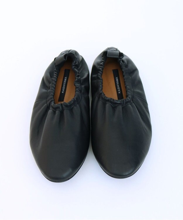 KASHIYAMA ソフトギャザーフラットシューズ ブラック