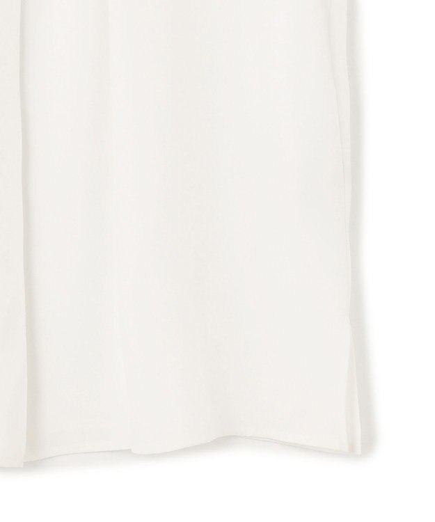 23区 L 【吸水速乾/UVケア/防シワ性】バックサテンアムンゼン パール釦 タック ブラウス ホワイト系