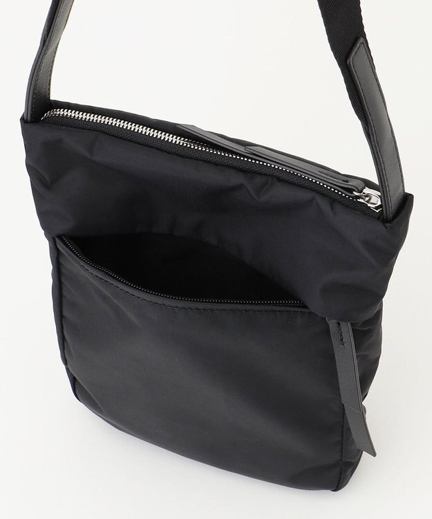 Y'SACCS リサイクルナイロン×カウレザー ラップポシェット ブラック