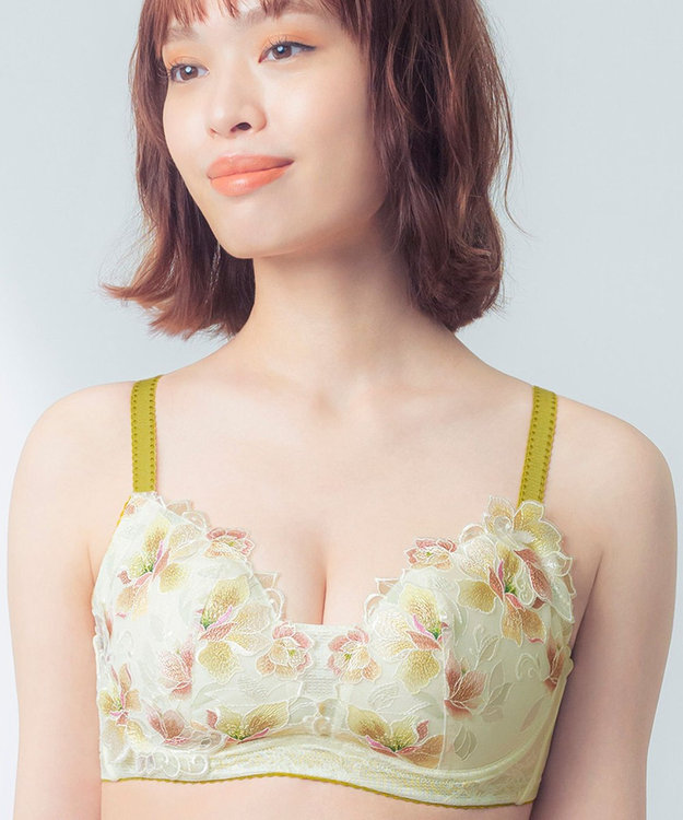 Wing ブラジャー コンパクトにバストメイク ラクなつけごこち 【小さく見せるブラ】 Hカップまで対応 大きいサイズ PB2862 ウイング／ワコール クリーム