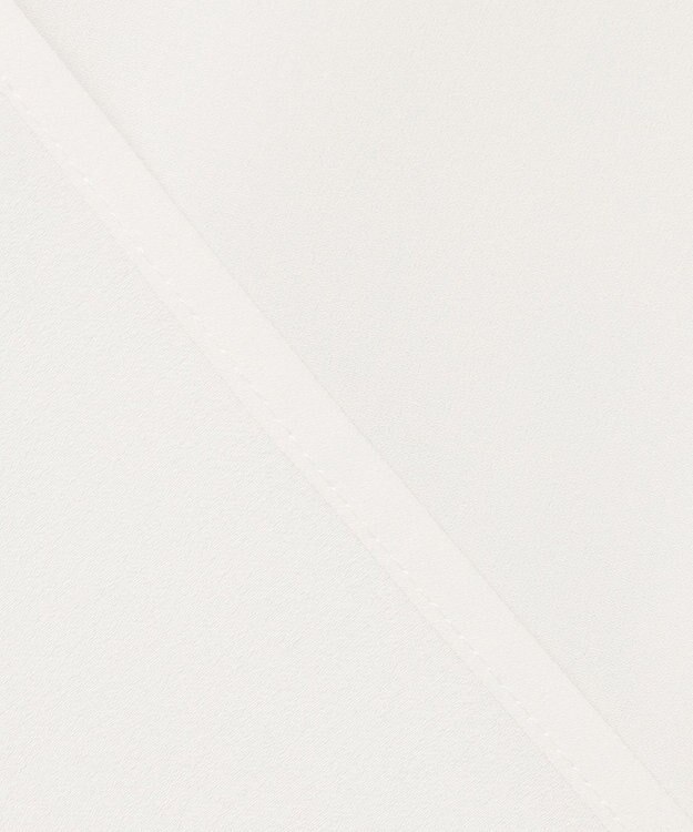 23区 【吸水速乾/UVケア/防シワ性】バックサテンアムンゼン パール釦 タック ブラウス ホワイト系