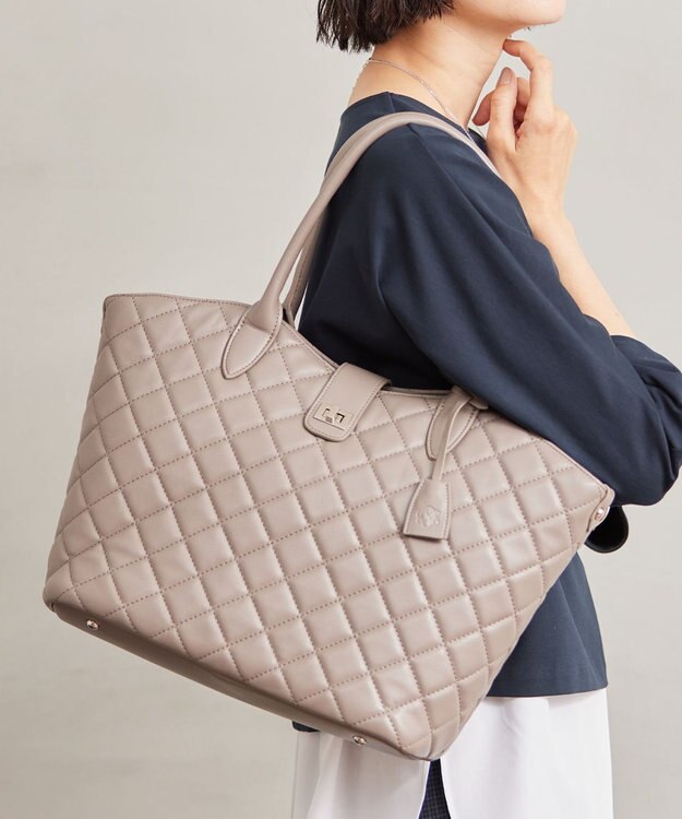 J.PRESS LADIES 【A4サイズ収納可】キルティング トートバッグ ベージュ系