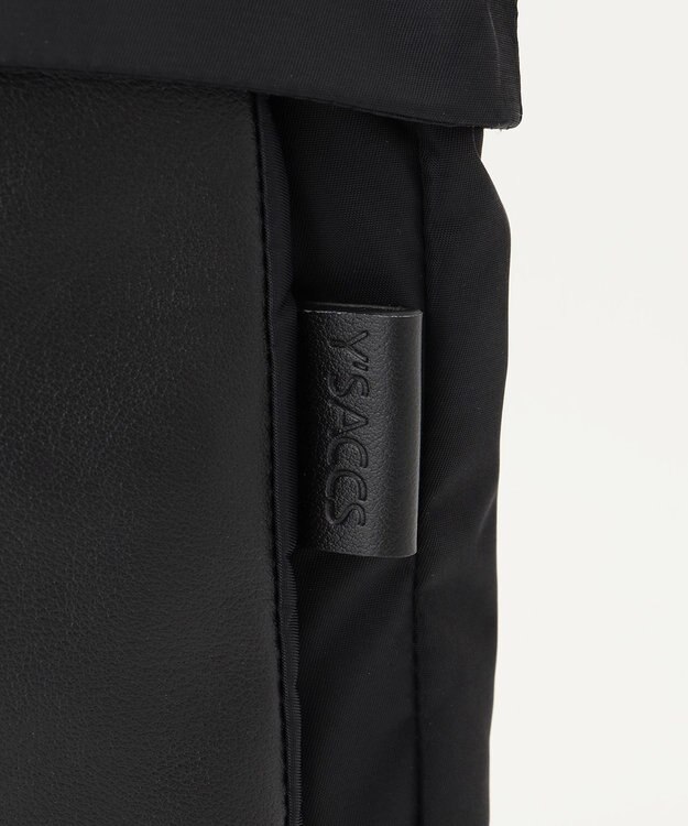 Y'SACCS リサイクルナイロン×カウレザー ラップポシェット ブラック