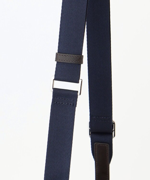 Y'SACCS リサイクルナイロン×カウレザー ラップポシェット ネイビー