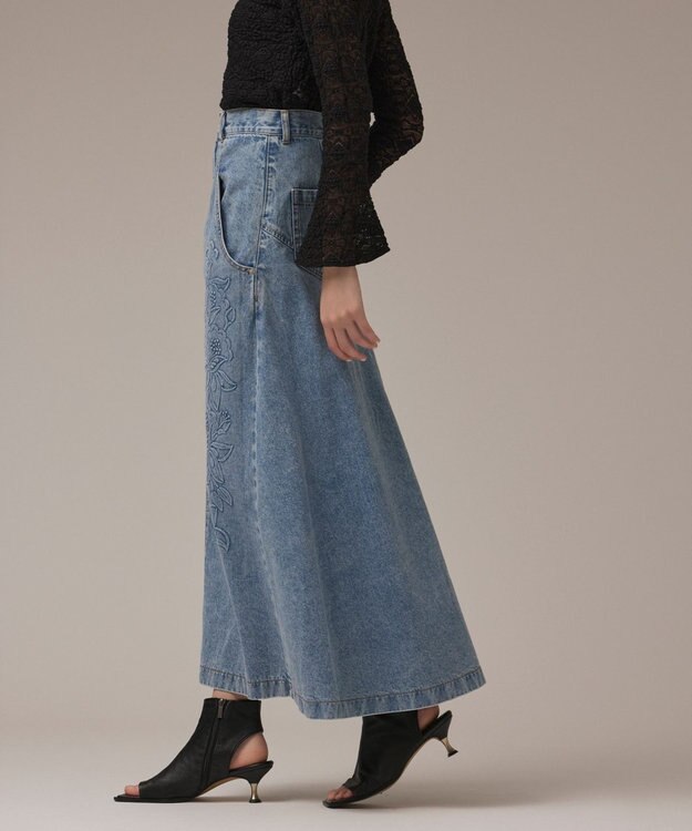GRACE CONTINENTAL エンボスデニムスカート ブルー
