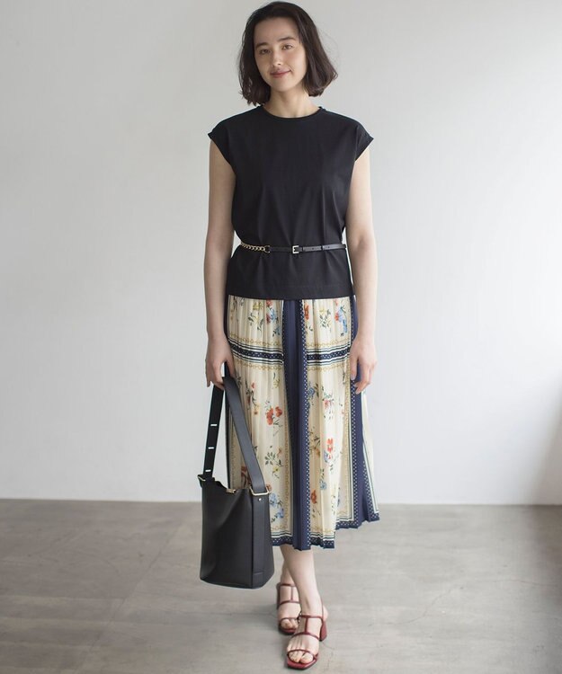 組曲 L フレンチスリーブカットソー ブラック系