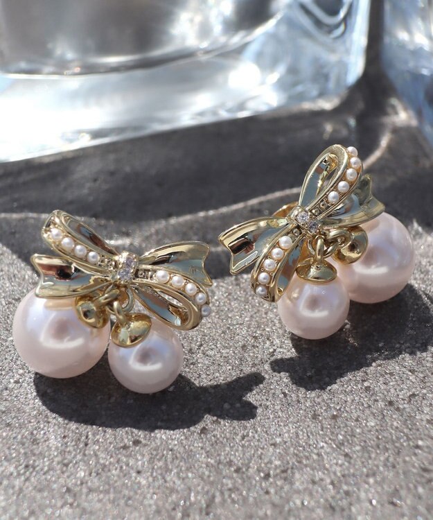 Tiaclasse 【金属アレルギー対応】チェリーパールリボンピアス ゴールド