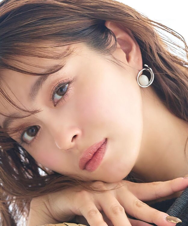 Tiaclasse カラーアクリル＋フープピアス シルバーホワイト