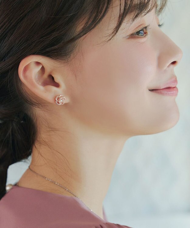 Tiaclasse 【金属アレルギー対応】カメリアモチーフピアス・イヤリング ピンクゴールドピアス