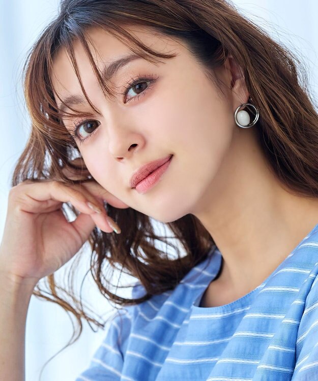 Tiaclasse カラーアクリル＋フープピアス シルバーホワイト