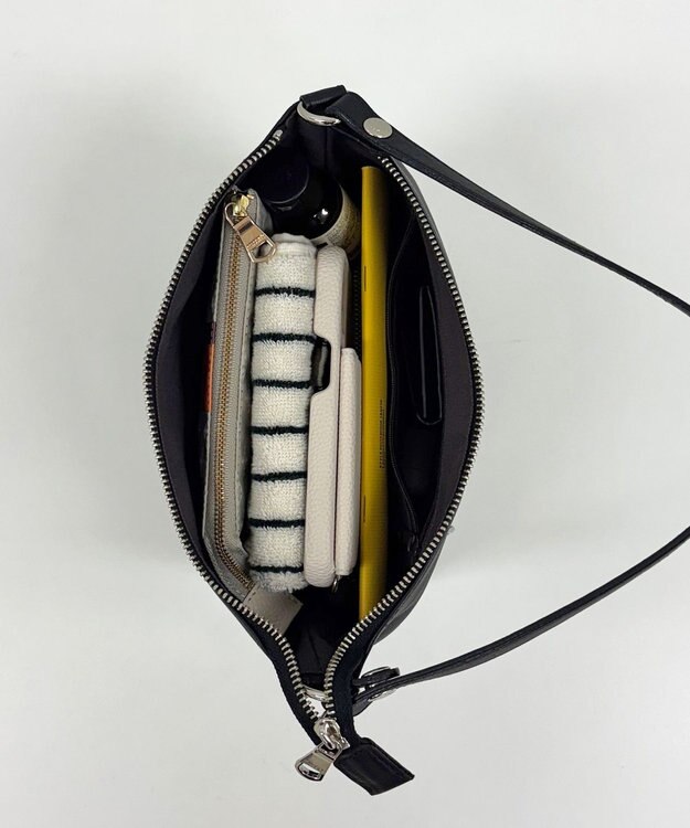 russet 《3/4～価格改定》ソフトレザーシンプルショルダーバッグ(CE-1328-WEB) Black2