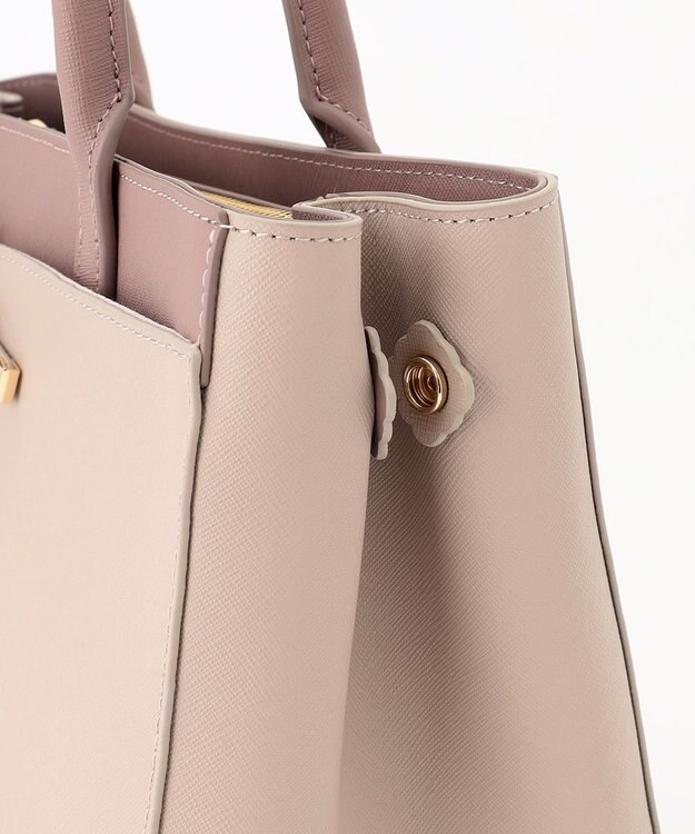 TOCCA 【WEB限定】PRIMULA PETAL LEATHERTOTE トートバッグ ベージュ系1