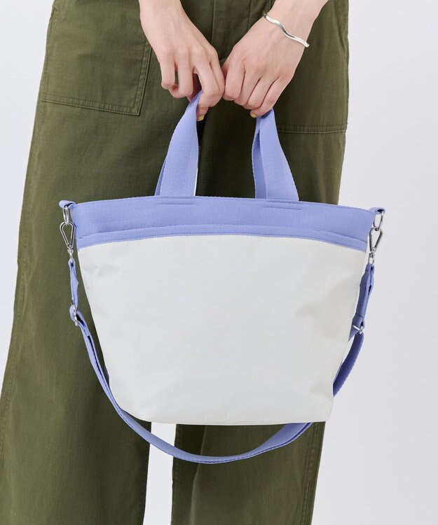 LeSportsac BUCKET TOTE/メレンゲ/ペリウィンクルドリーム メレンゲ/ペリウィンクルドリーム