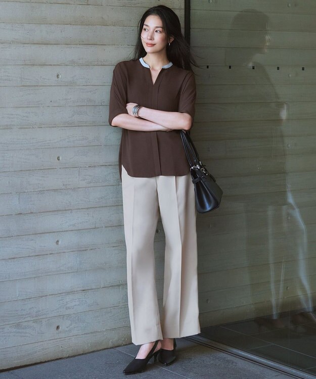 ICB 【新色追加・WEB限定カラーあり】BackSatinAmunzen 5分袖キーネックブラウス ダークブラウン×サックスグレー