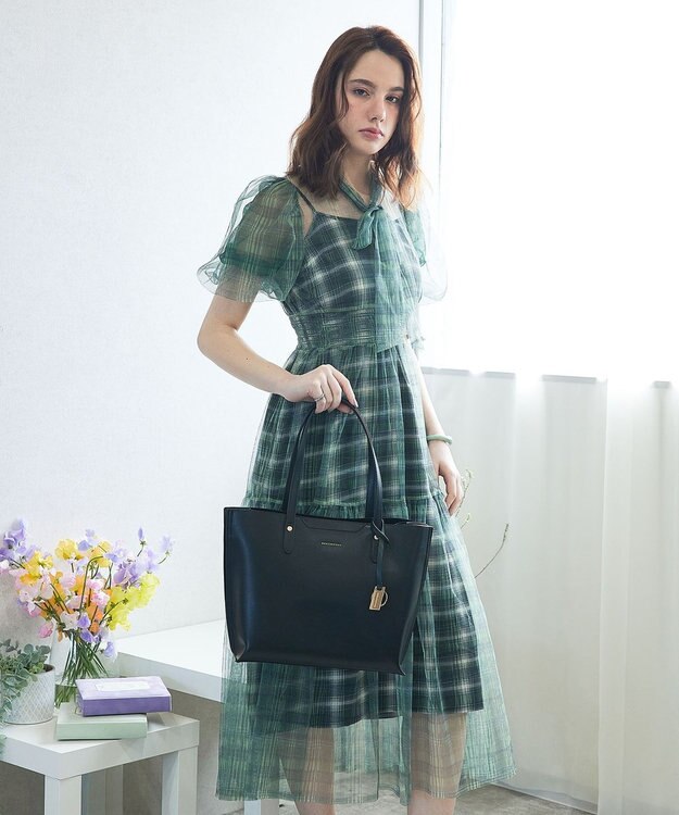 style code 【MERCURYDUO/マーキュリーデュオ】両アオリポケット サイド配色A4トートバッグ　 キーチャーム付 ブラック