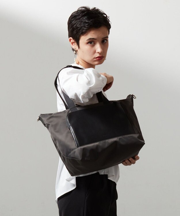 Y'SACCS ナイロン×リサイクルレザー　コンビマルチトート グレー