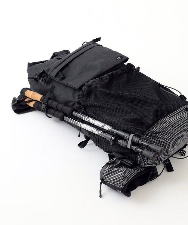 JOSEPH ABBOUD MOUNTAIN 【軽量/ECO撥水/サスティナブル素材/サコッシュが取り外せる】リサイクルリップストップ バックパック 33L ブラック系