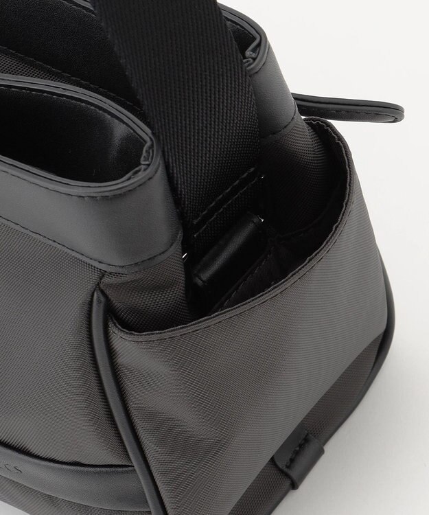 Y'SACCS トラベル ホライズンショルダー ダークグレー