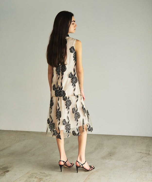 GRACE CONTINENTAL ハイネック刺繍ワンピース キナリ