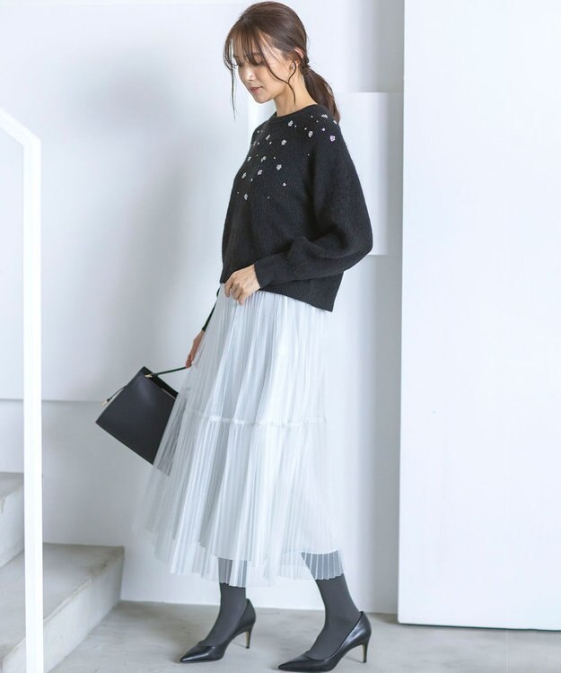 組曲 【WEB限定】モヘヤブレンド ビジューライク刺繍ニット ブラック系