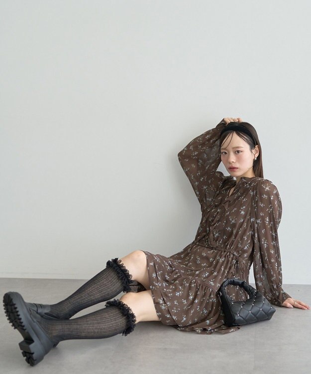 earth music&ecology フラワー楊柳ティアードミニワンピース Brown