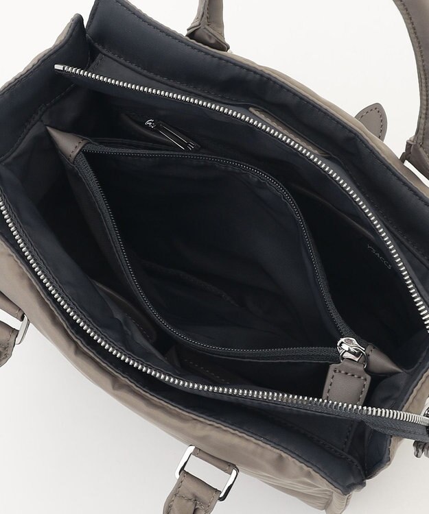 Y'SACCS ツイルナイロン　スクエアトート　Sサイズ グレージュ【web限定カラー】