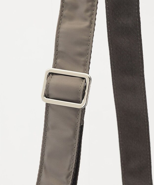 Y'SACCS ツイルナイロン　スクエアトート　Sサイズ グレージュ【web限定カラー】