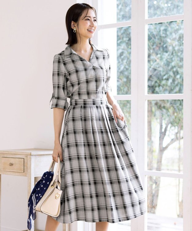 Tiaclasse L 【洗える】小顔効果も期待できるスキッパーシャツワンピース グレージュチェック