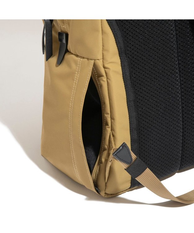 ACE BAGS & LUGGAGE UNTRACK CITY/3LS デイパックM 60375 アントラック マスタード