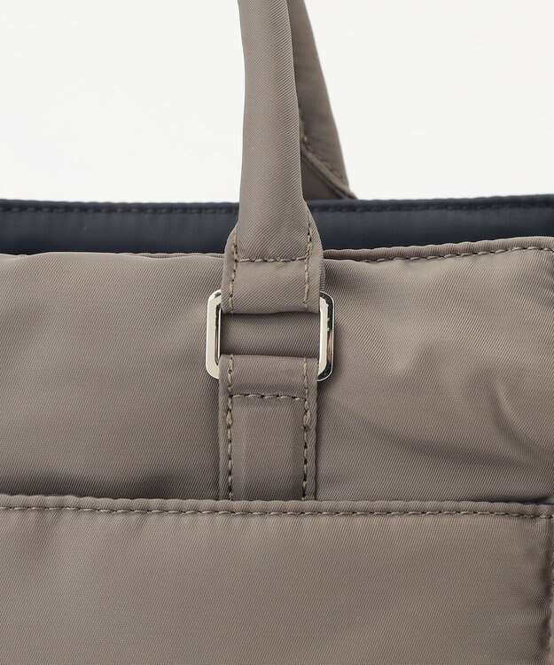 Y'SACCS ツイルナイロン　スクエアトート　Sサイズ グレージュ【web限定カラー】