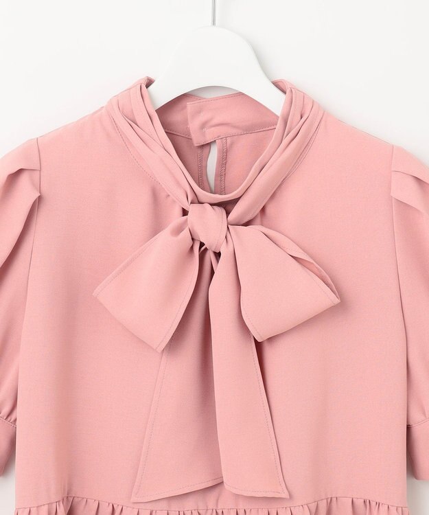 Feroux 【洗える】ペプラム ボウタイブラウス ピンク系