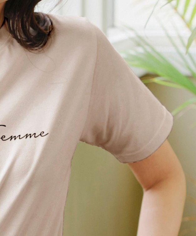 Tiaclasse 【洗える】シンプルロゴプリントTシャツ ベージュ(筆記体ロゴ）