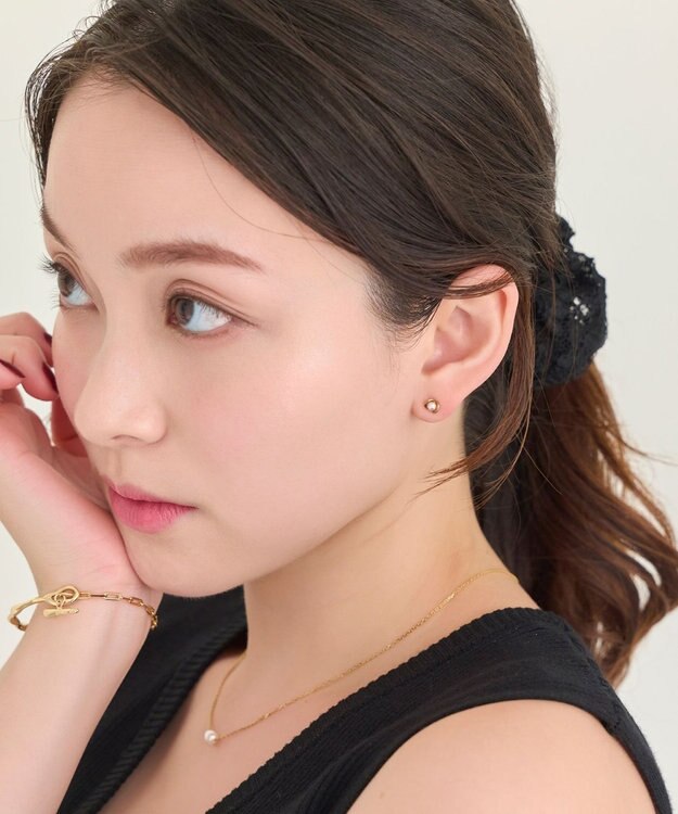 Phoebe 【金属アレルギー対応】プチメタルパールピアス/サージカルステンレス ホワイト
