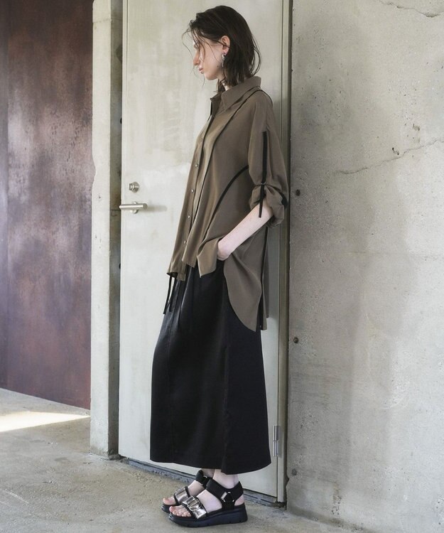YECCA VECCA シャイニーツイルナロースカート Black