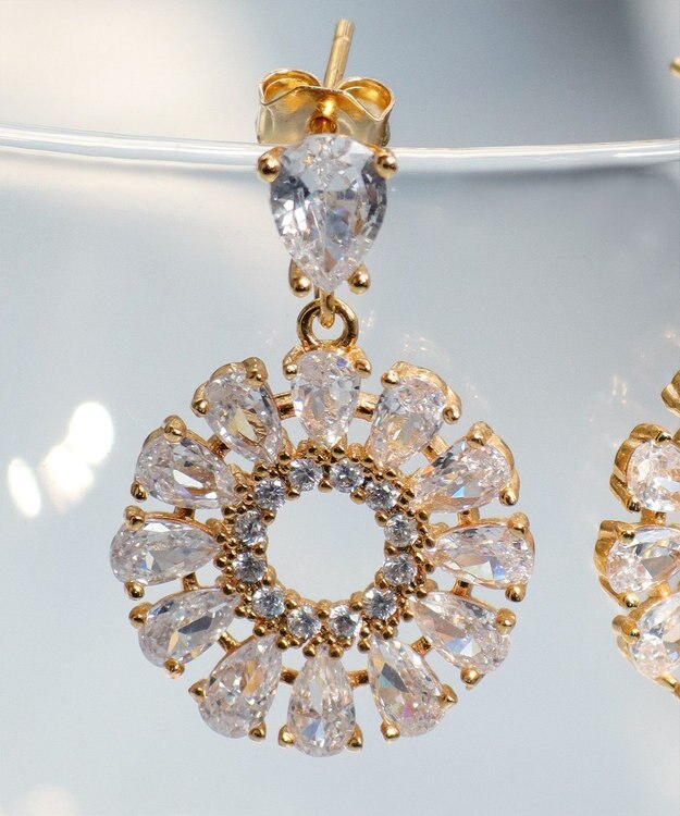 Tiaclasse 【金属アレルギー対応】クリスタルフラワーピアス ゴールド