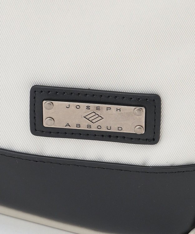 JOSEPH ABBOUD 【A4サイズ】ナイロンツイル バッグ アイボリー系