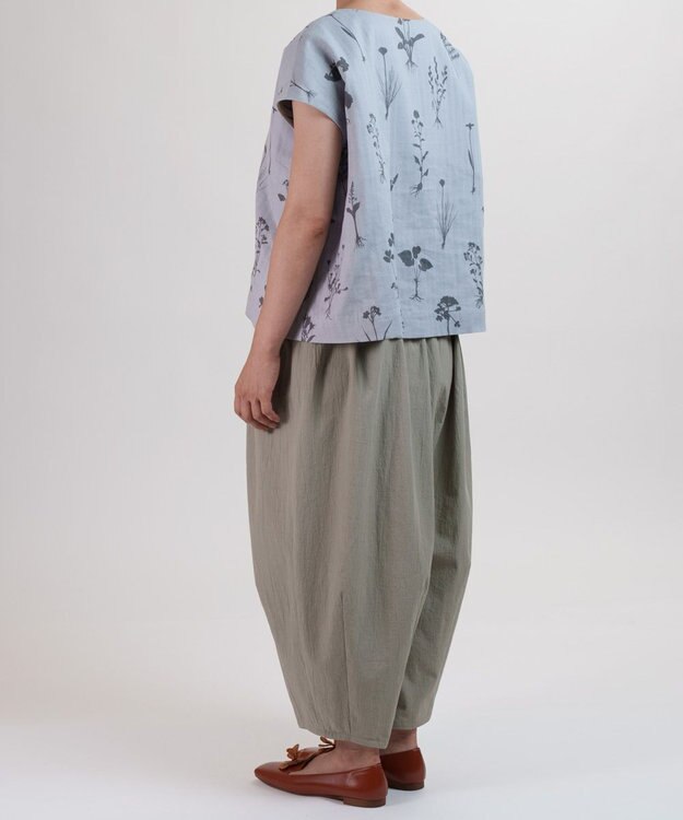 muuc 植物の影絵ハンドプリント プルオーバー〈コットンダブルガーゼ・日本製〉〈生地染め天然素材〉〈軽やかで優しい肌触り〉〈ゆったりフリーサイズ〉〈通年〉 グレー