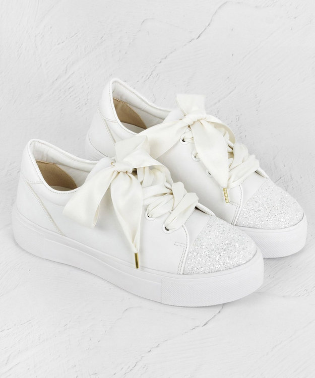 TOCCA 【軽量・抗菌消臭】GLITTER TOE SNEAKERS スニーカー オフ系