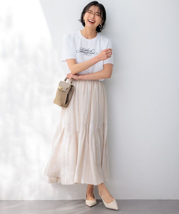 23区 【井波麻里衣さんコラボ】カリグラフィー 刺繍 Tシャツ オフ×ブラック