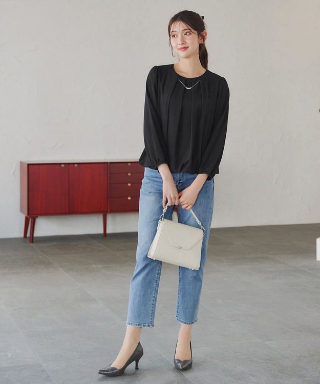 Tiaclasse 【洗える】ネックレス見えパーツ付きタックブラウス ブラック