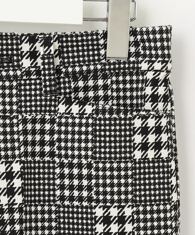 23区GOLF フレンチシックなスタイリングに！【WOMEN】チェック柄 テーパードパンツ ブラック系3