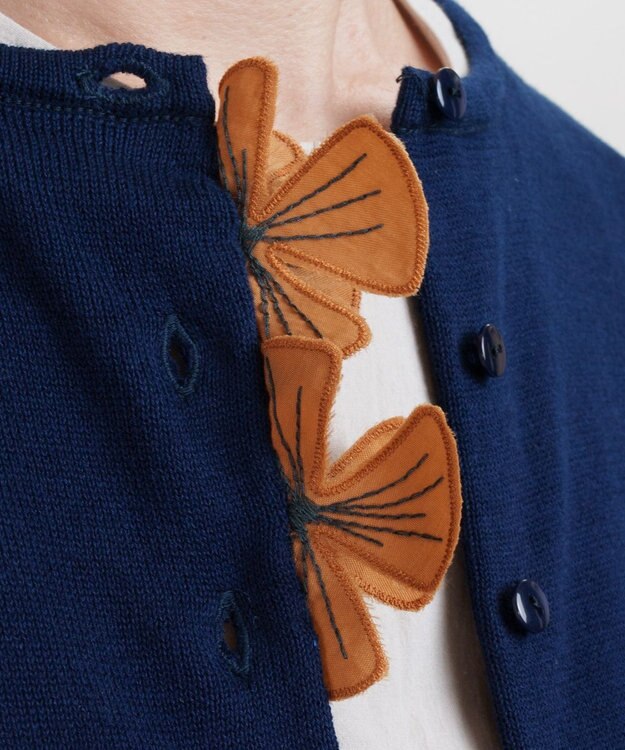 muuc 花モチーフ付きコットンニットカーディガン ネイビー