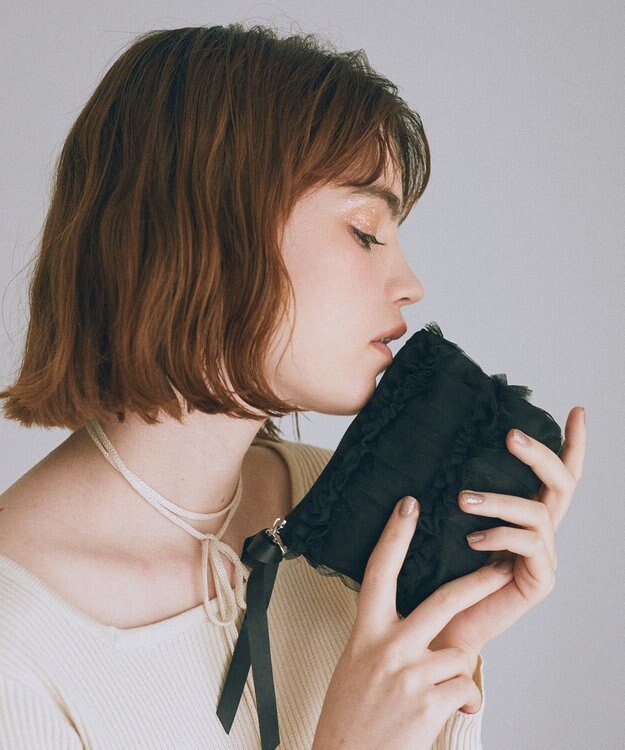 Maison de FLEUR チュールフリルポーチ Black